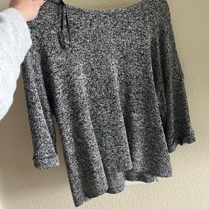 Lightweight sweater. Size M from Forever 21.